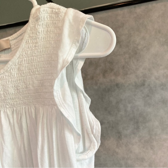 Ann Taylor LOFT Shirred Smocked Flutter Sleeve White Swing Top Womens Medium - Picture 8 of 16